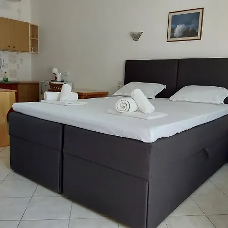 Anna Maria Hotel *