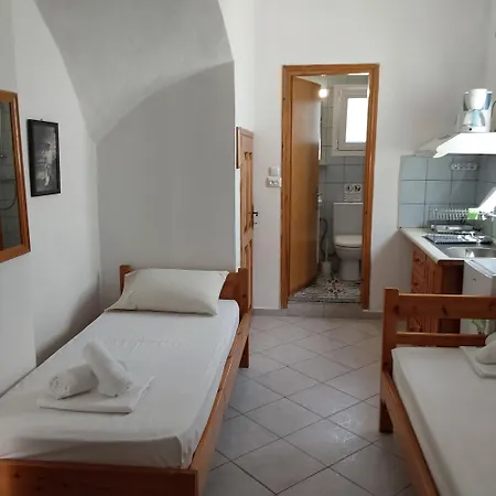 Anna Hotel *